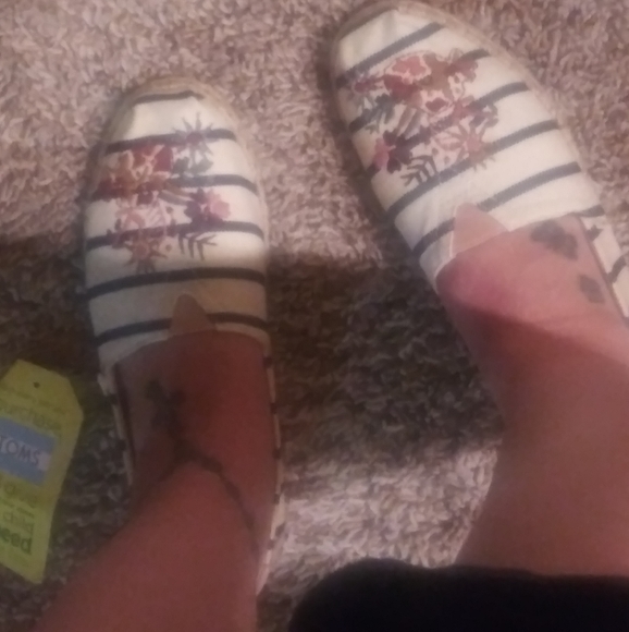 Toms design shoes - Picture 3 of 5